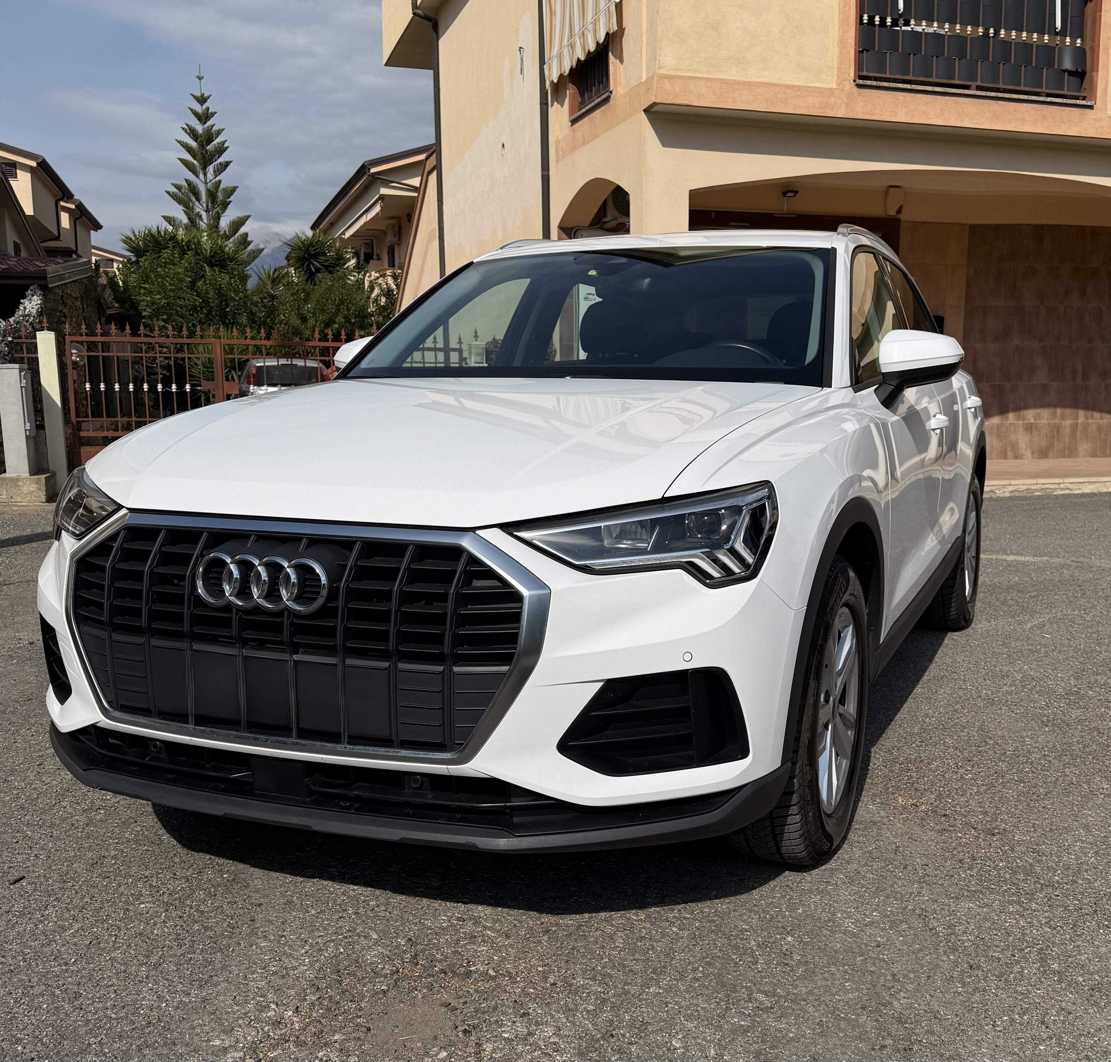 AUDI Q3 35 TDI S-TRONIC